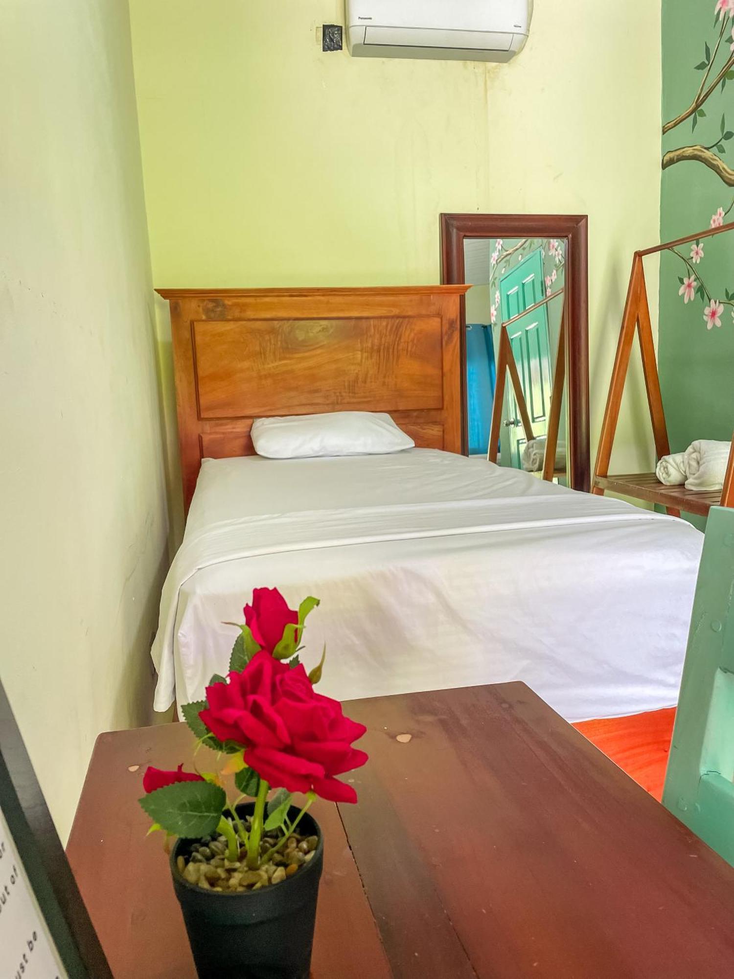 Hostal Eden Moyogalpa Ngoại thất bức ảnh