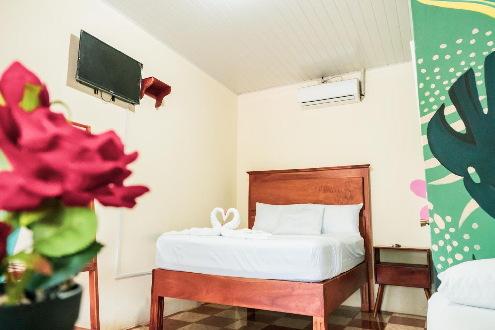 Hostal Eden Moyogalpa Ngoại thất bức ảnh