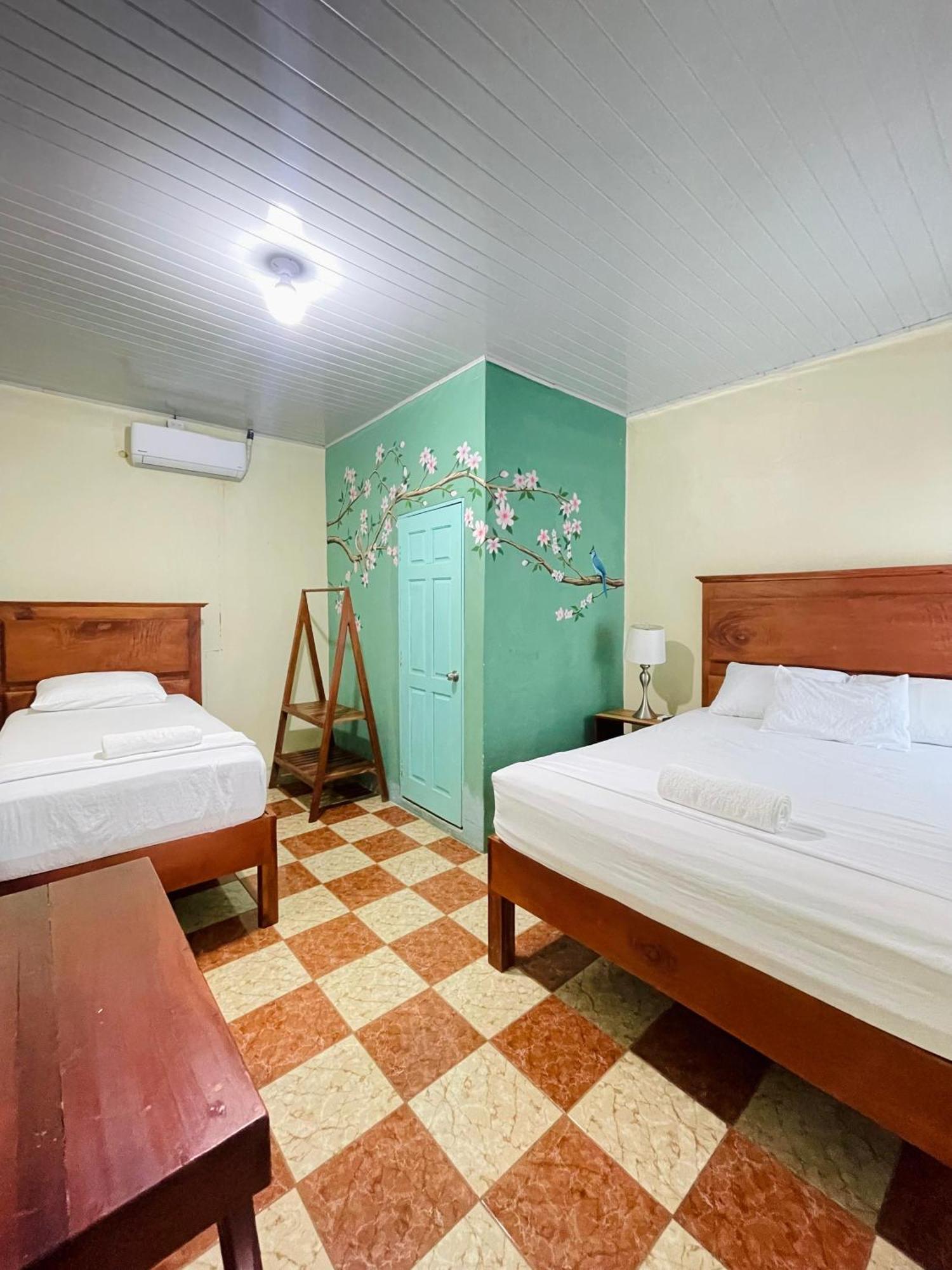 Hostal Eden Moyogalpa Ngoại thất bức ảnh